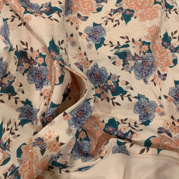 Nice brand new Hoodie with flowers on the front solid back color - Picture 7 of 10